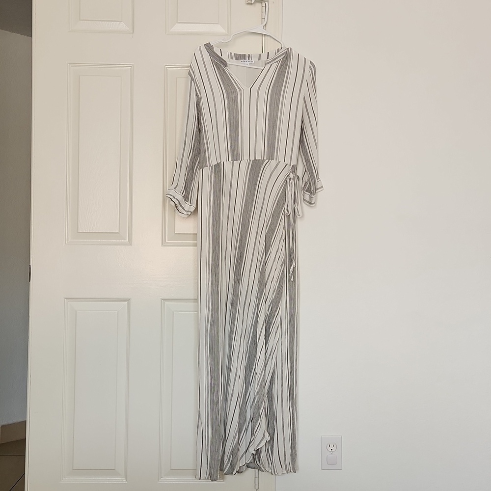 DOWNEAST Spinstriped Longsleeve Maxi Wrap Dress. Size Large